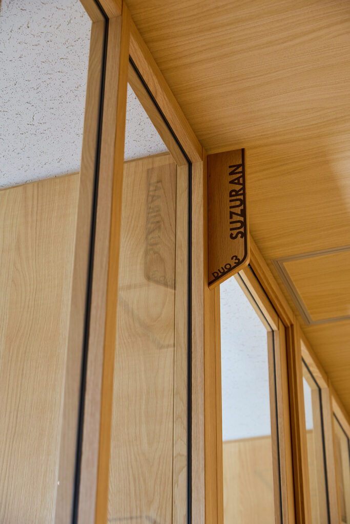 個室のサイン
DUO3 SUZURAN